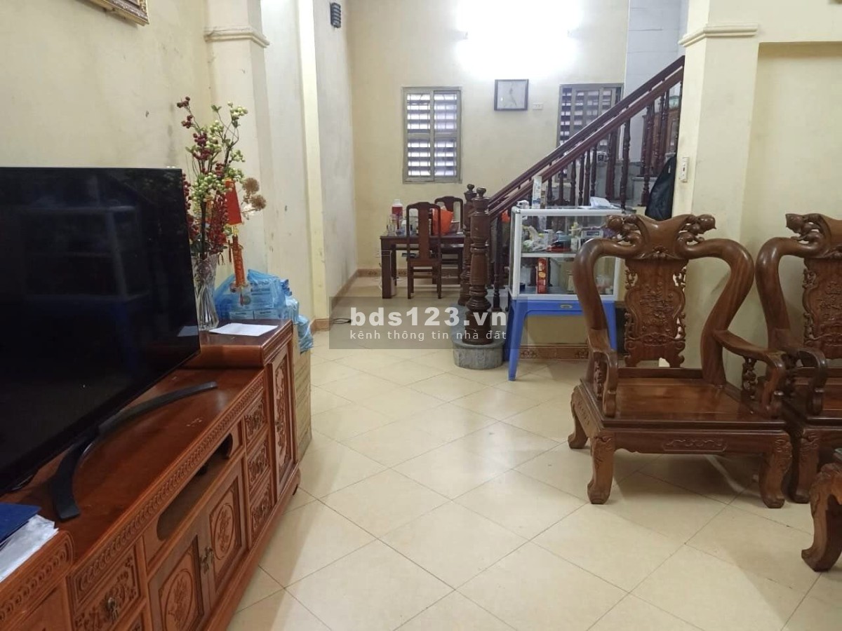 Phố Định Công, Hoàng Mai, 50m2, nhà dân xây, giá đầu tư, gần ô tô, gần phố tiện ích ngập tràn.