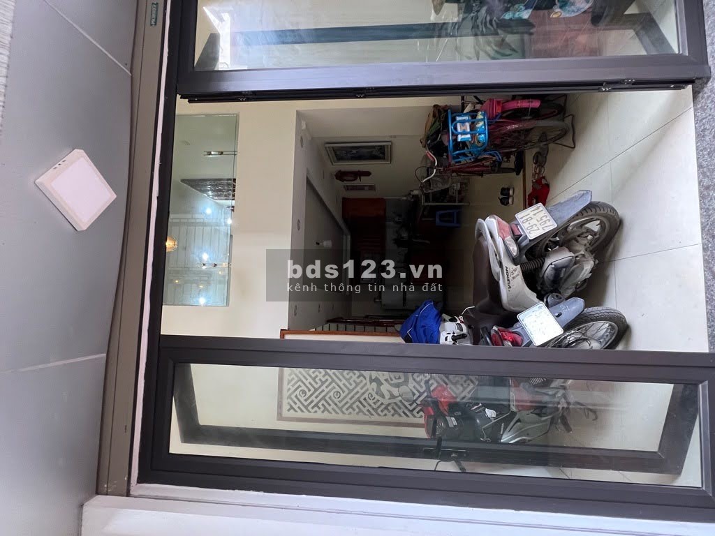 Nhà 4 tầng, còn như mới. Chỉ hơn 3 tỉ có nhà khẩu quận Hà Đông