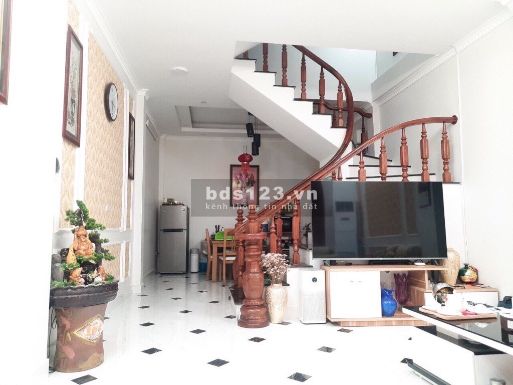 Bán nhà Tứ Liên, nhà dân xây còn siêu mới, 46m2, 6,25 tỷ