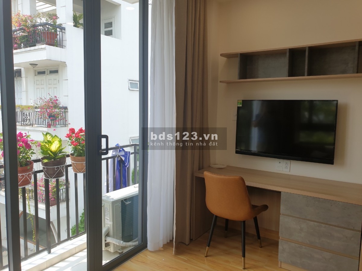 Nguyên căn 1 phòng ngủ cao cấp nằm ngay khu kênh nhiều lộc - Trường Sa giáp quận 1
