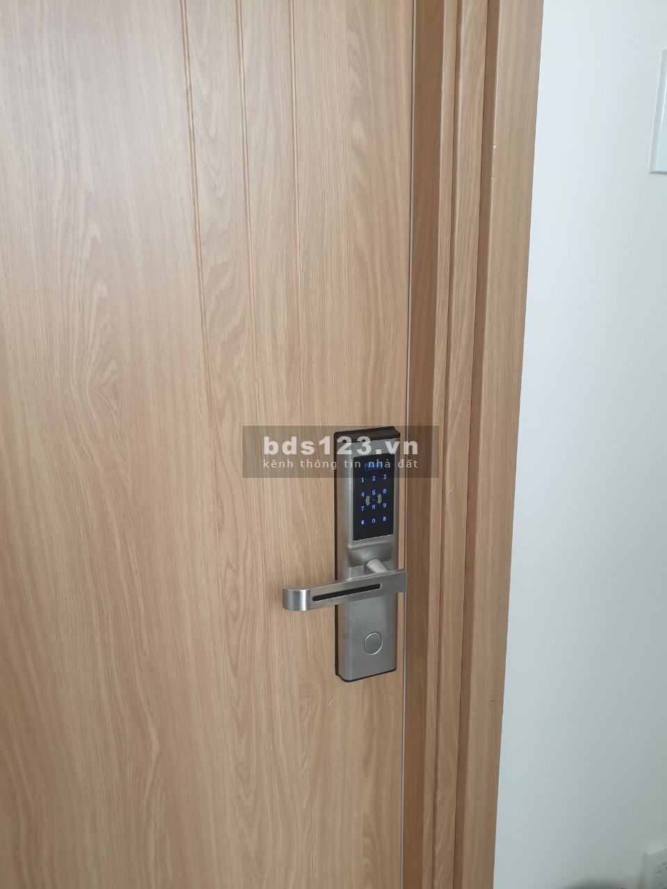 Nguyên căn 1 phòng ngủ cao cấp nằm ngay khu kênh nhiều lộc - Trường Sa giáp quận 1