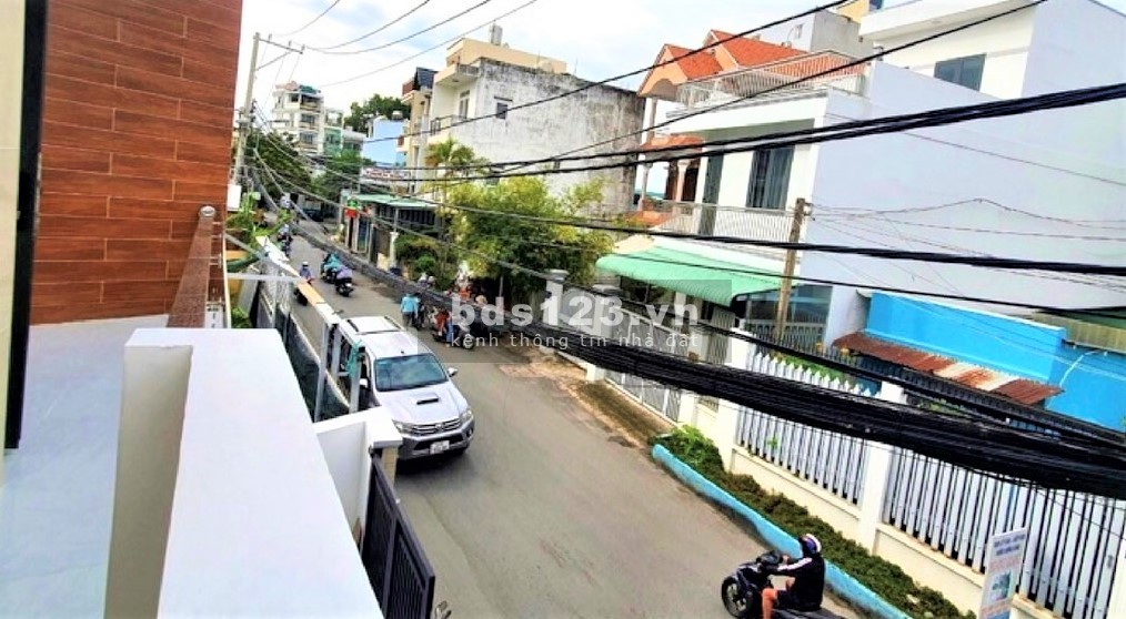 Chính chủ gửi bán nhà 3 tầng mới xây, giá 8,3 tỷ TL, mặt tiền đường số 16, P.Thạnh Mỹ Lợi, quận 2