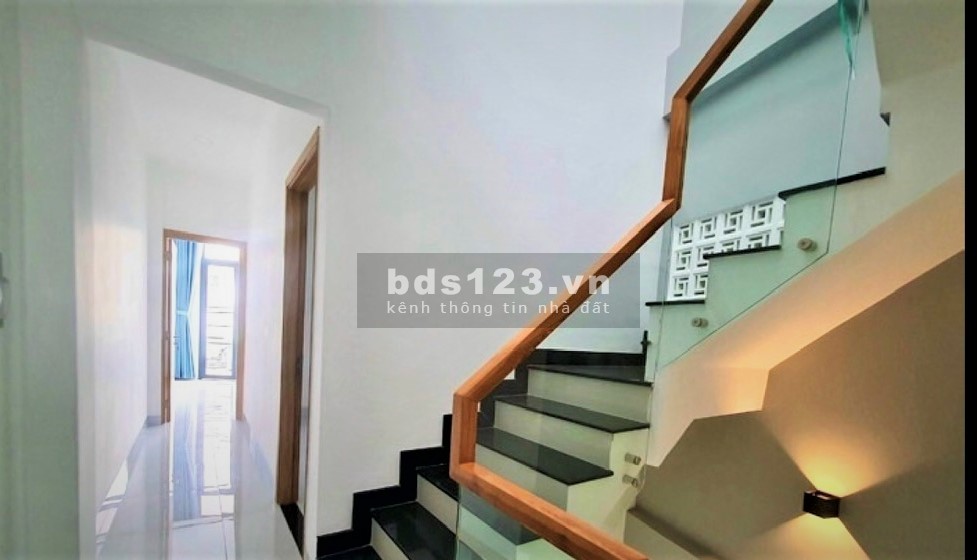 Chính chủ gửi bán nhà 3 tầng mới xây, giá 8,3 tỷ TL, mặt tiền đường số 16, P.Thạnh Mỹ Lợi, quận 2