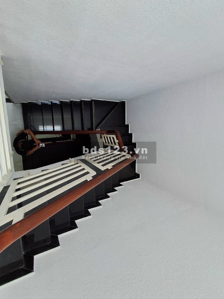 Gần mặt tiền, hẻm xe hơi 6M - Lê Văn Duyệt, phường 1, quận Bình Thạnh, 3.7 tỷ