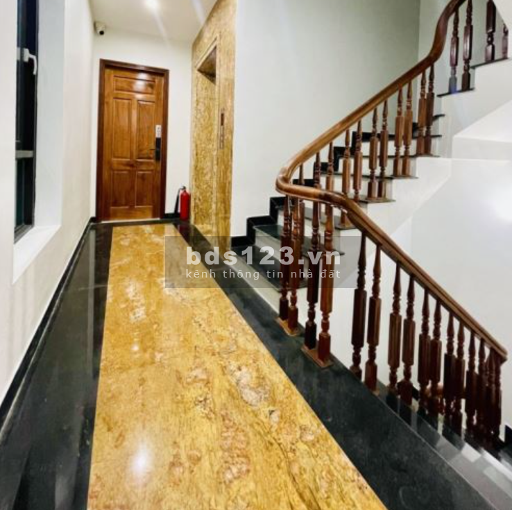 Tòa căn hộ dịch vụ cao cấp, 8 tầng, với 15 căn hộ.