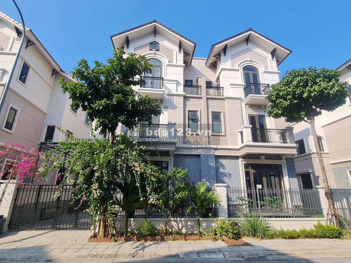 Chính chủ cần tiền lo việc nên cần thanh khoản nhanh căn biệt thự song lập hướng Nam tuyệt đẹp