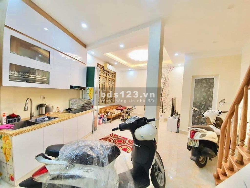 Bán nhà phố Hào Nam, lô góc, 32m2, 4.3 tỷ
