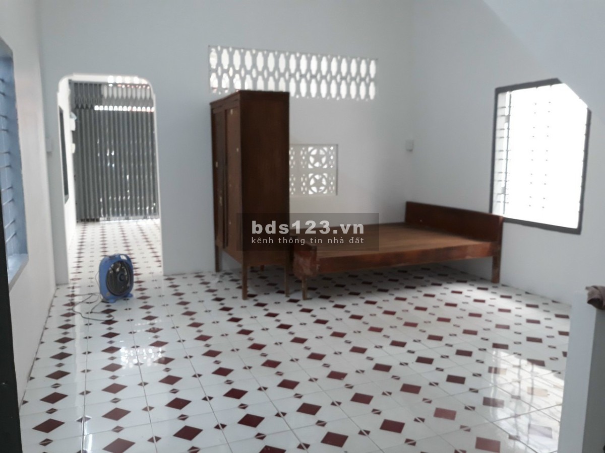 Cho thuê nhà 120m2 số 14 đường Lê Quốc Trinh P.PTH, Q.Tân Phú