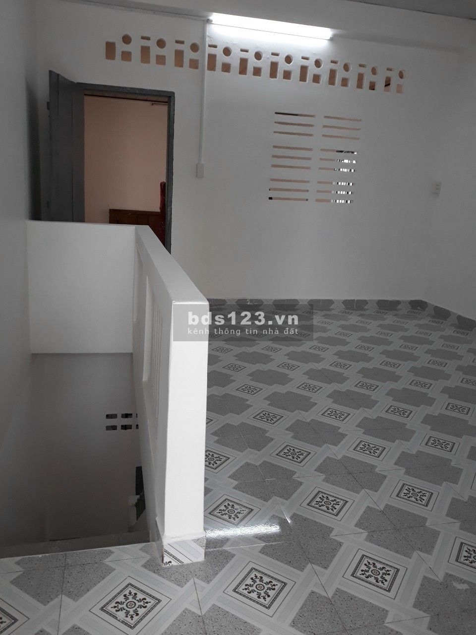 Cho thuê nhà 120m2 số 14 đường Lê Quốc Trinh P.PTH, Q.Tân Phú