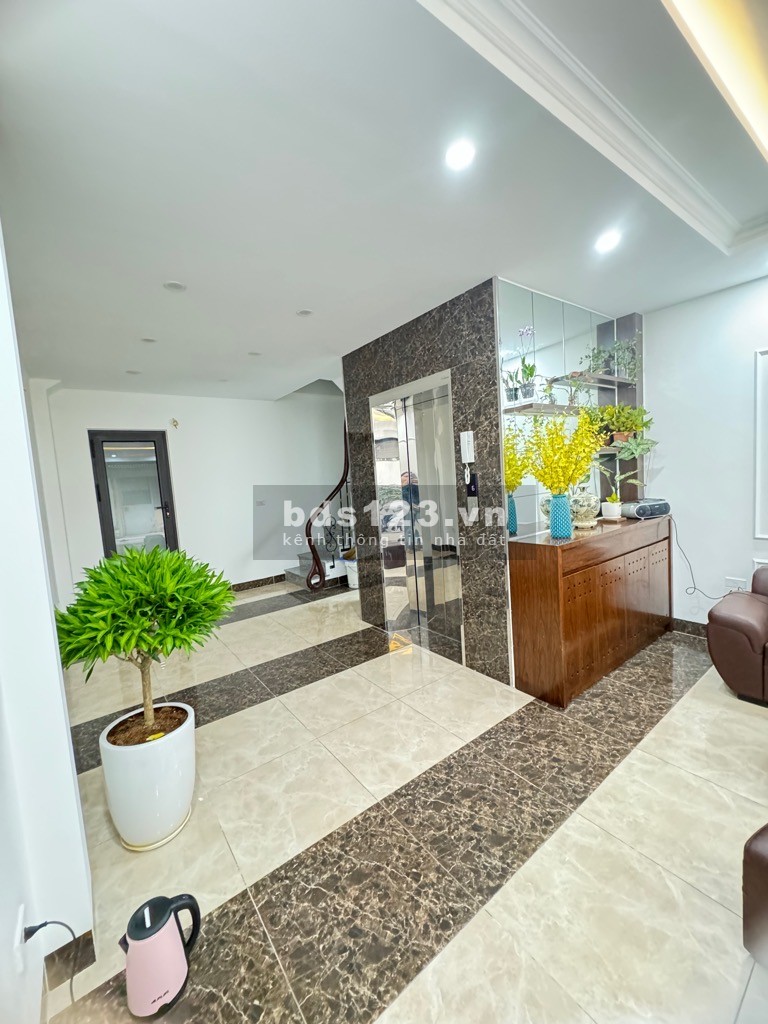 Bán nhà phố Văn Cao, phân lô VIP, ô tô ngủ trong nhà, MT rộng, 50Mx6T, nhỉnh 11 tỷ
