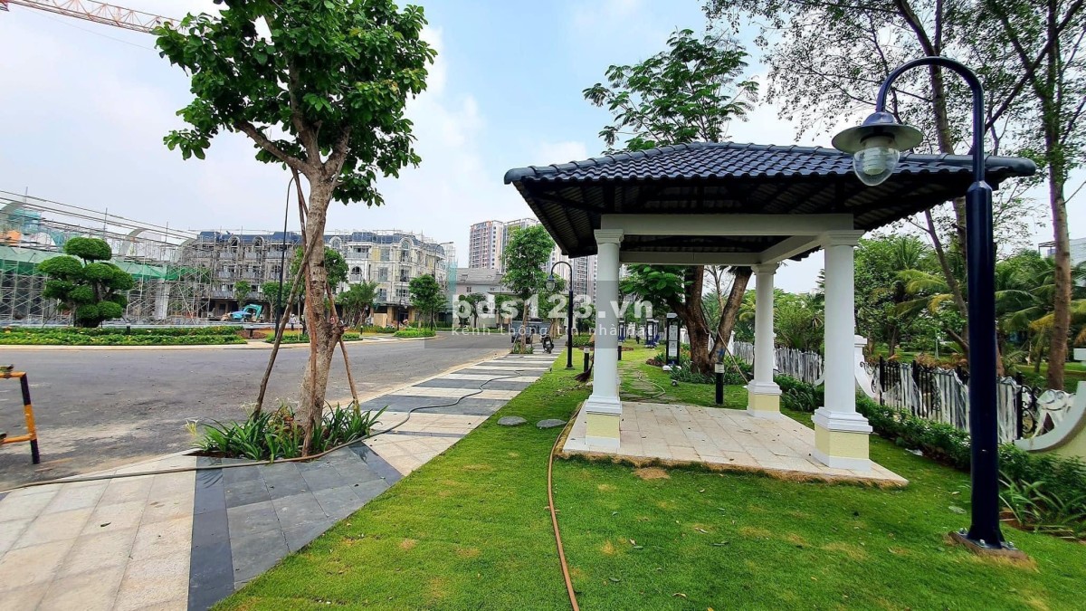 Biệt thự nhà phố cao cấp, đã có sổ hồng quà tặng T N giá 200 triệu hoặc chiếc khấu 10%
