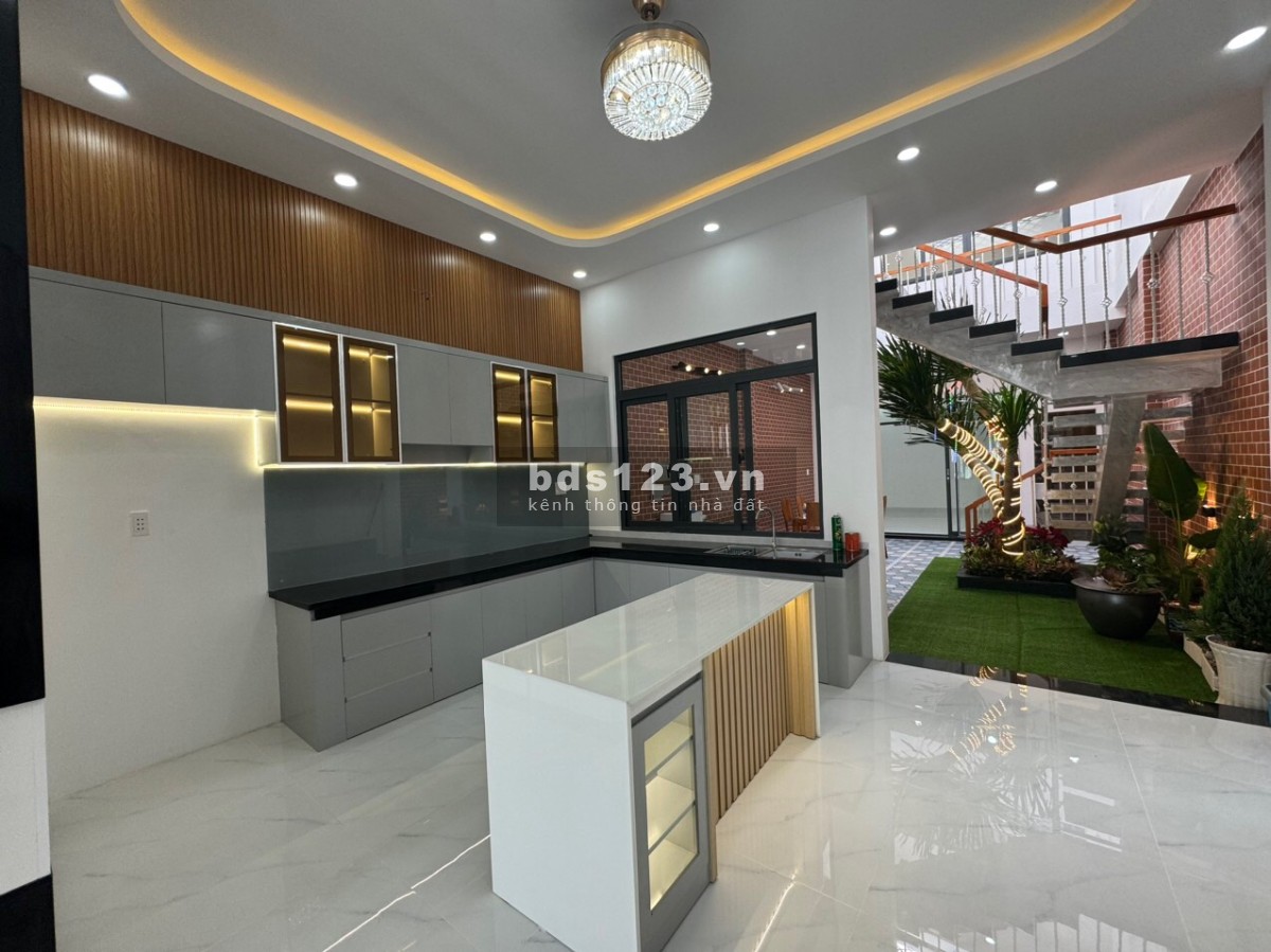 Chỉ còn một căn duy nhấ nhà đẹp mới xây