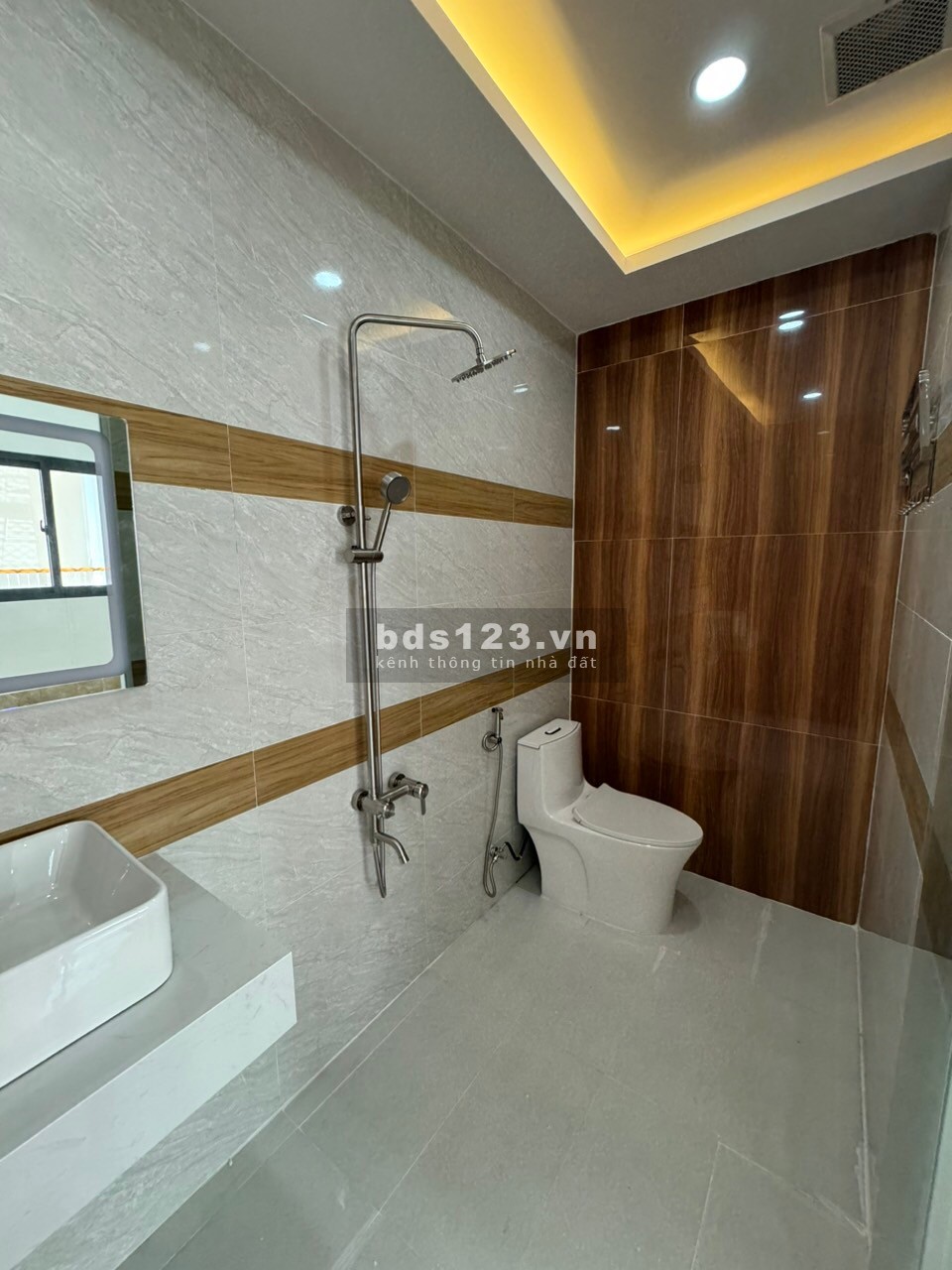 Chỉ còn một căn duy nhấ nhà đẹp mới xây