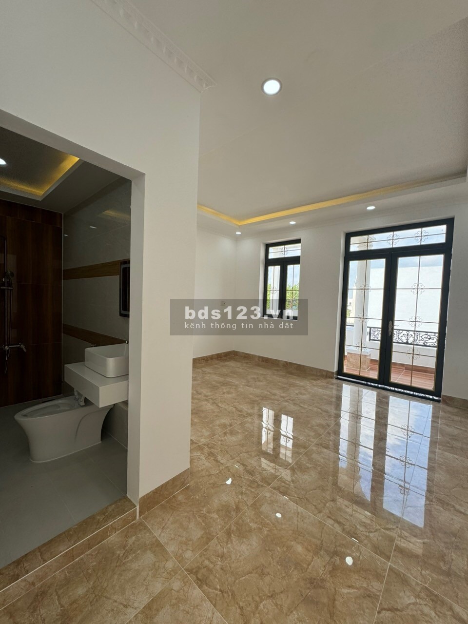 Chỉ còn một căn duy nhấ nhà đẹp mới xây