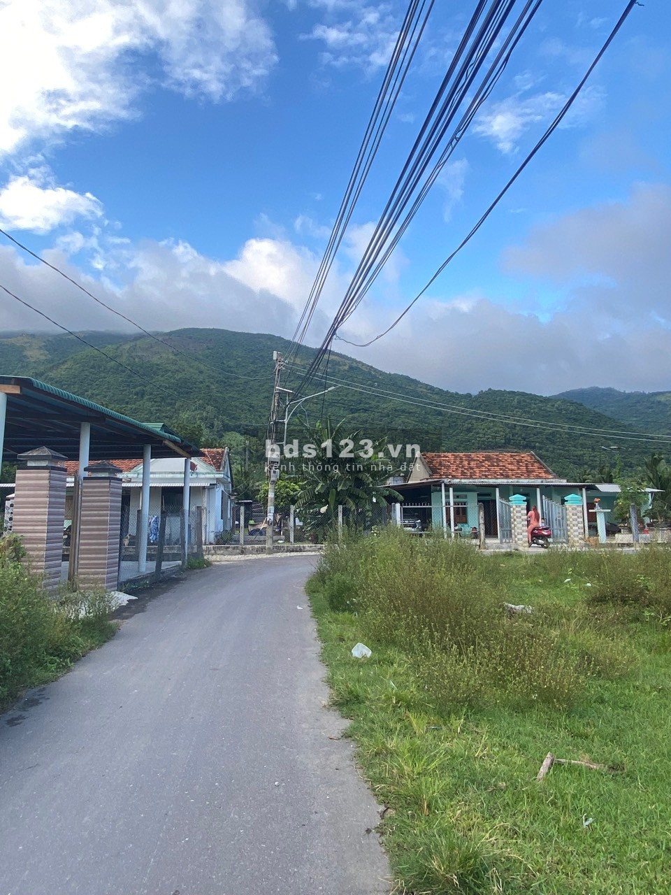Lô góc đường nhựa 4 mét, 1268.4m2 quy hoạch đường 35m ra 3 mặt tiền bám đường ngang 58.26m pk8.