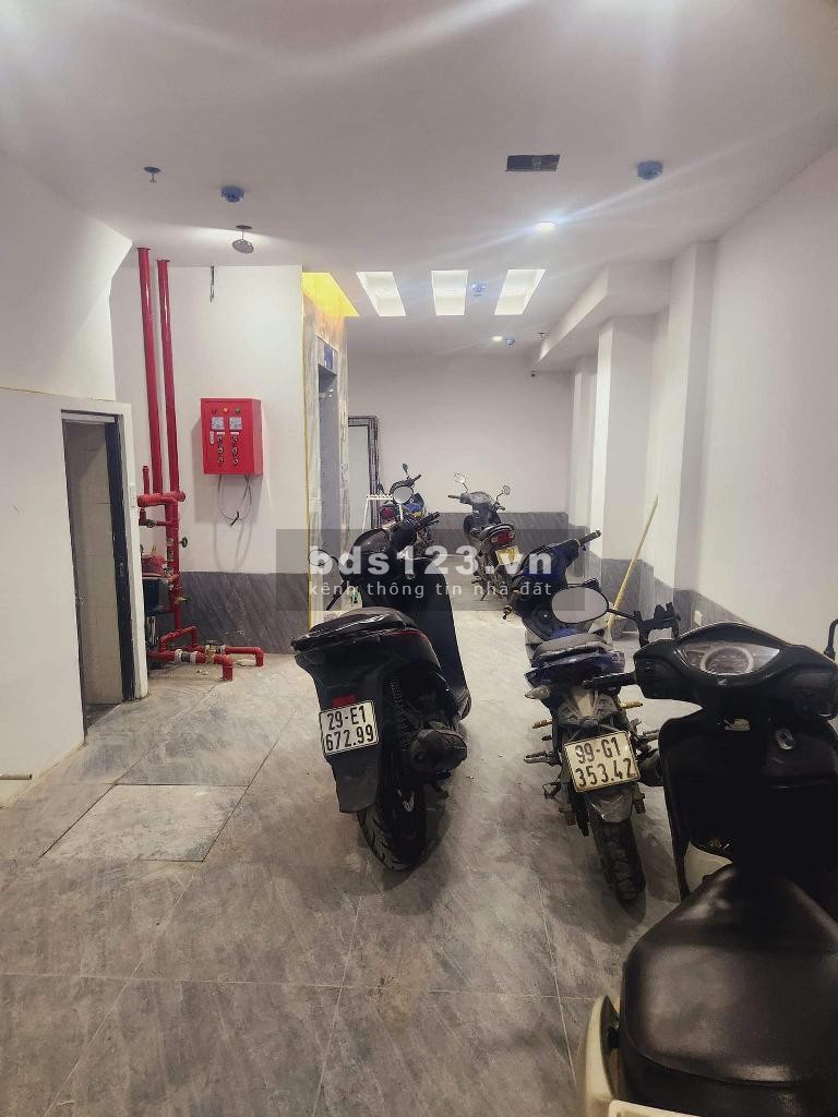 Bán nhà đường Láng, dòng tiền 1,3 tỷ/ năm, lô góc, thang máy, mt rộng 70Mx8T, nhỉnh 15 tỷ