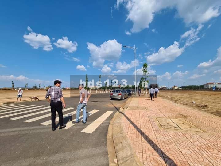 Bán đất đường DT769 ngay cổng chính sân bay Long Thành giá 980tr/130m2. SHR