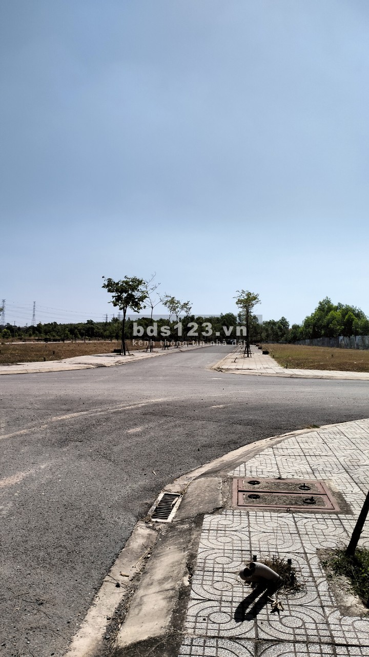 Cần bán lô đất nền 100M2, gần KCN Sông Mây