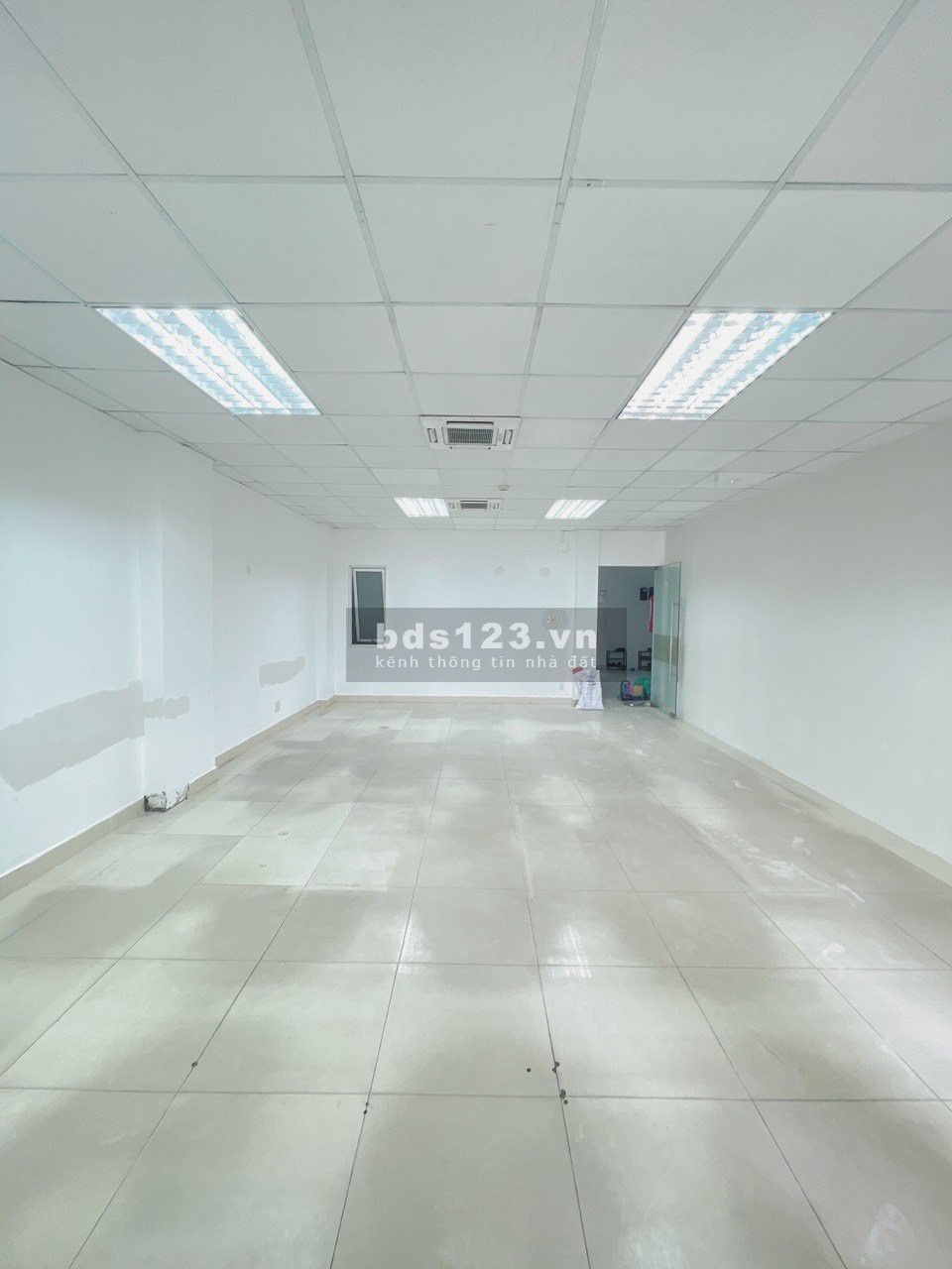 Cho thuê văn phòng 45m2 tại Lê trung Nghĩa, Tân Bình