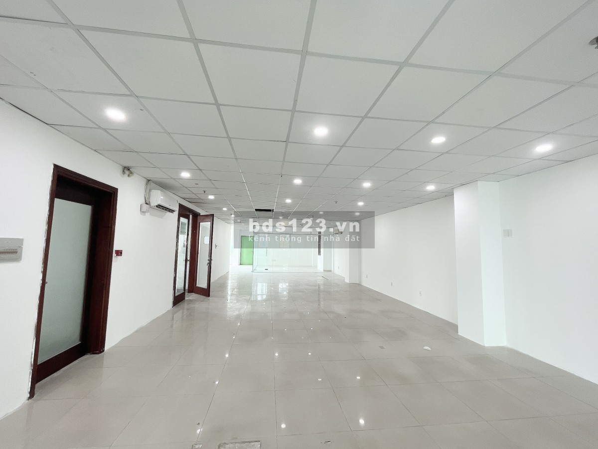 Văn phòng cho thuê 220m2, 55m2 Tại Phú Nhuận giá thuê 55Tr/T
