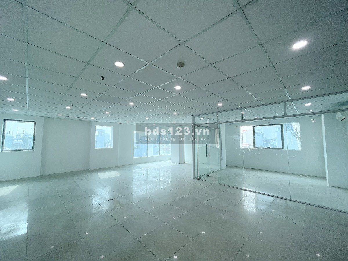 Văn phòng cho thuê 220m2, 55m2 Tại Phú Nhuận giá thuê 55Tr/T