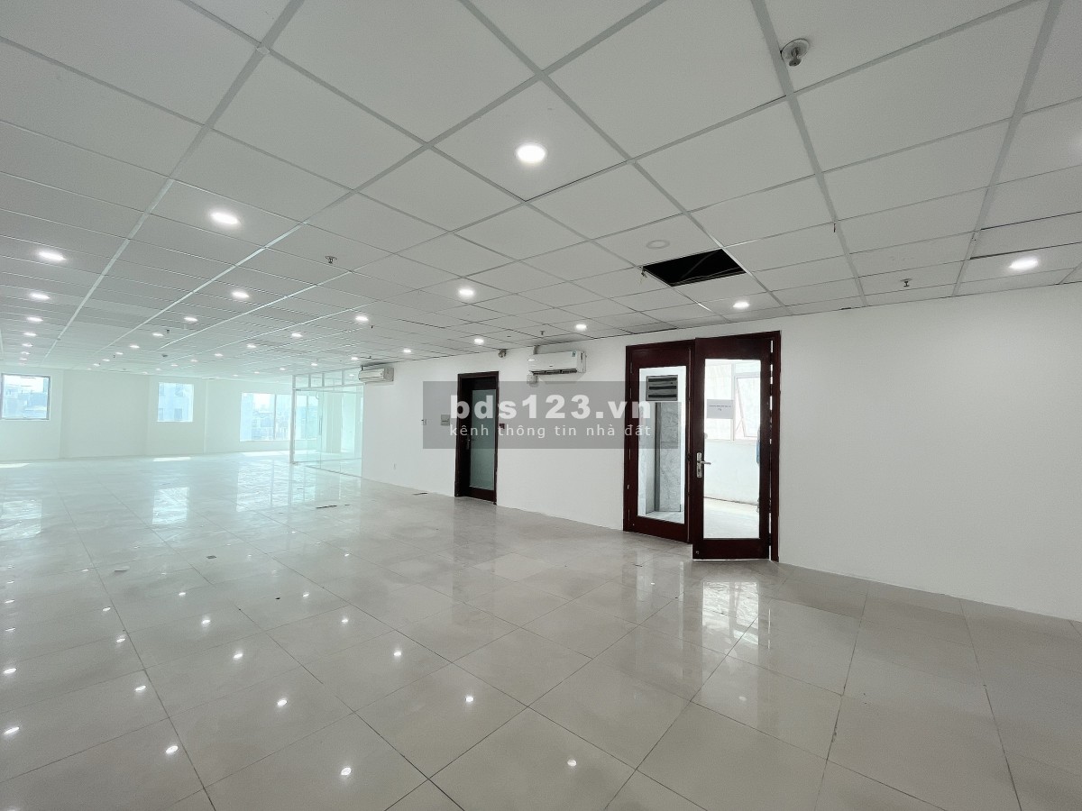 Văn phòng cho thuê 220m2, 55m2 Tại Phú Nhuận giá thuê 55Tr/T