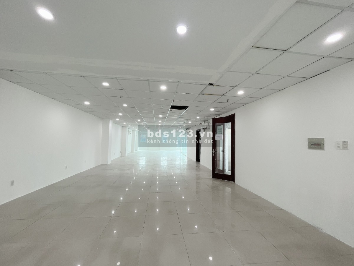Văn phòng cho thuê 220m2, 55m2 Tại Phú Nhuận giá thuê 55Tr/T