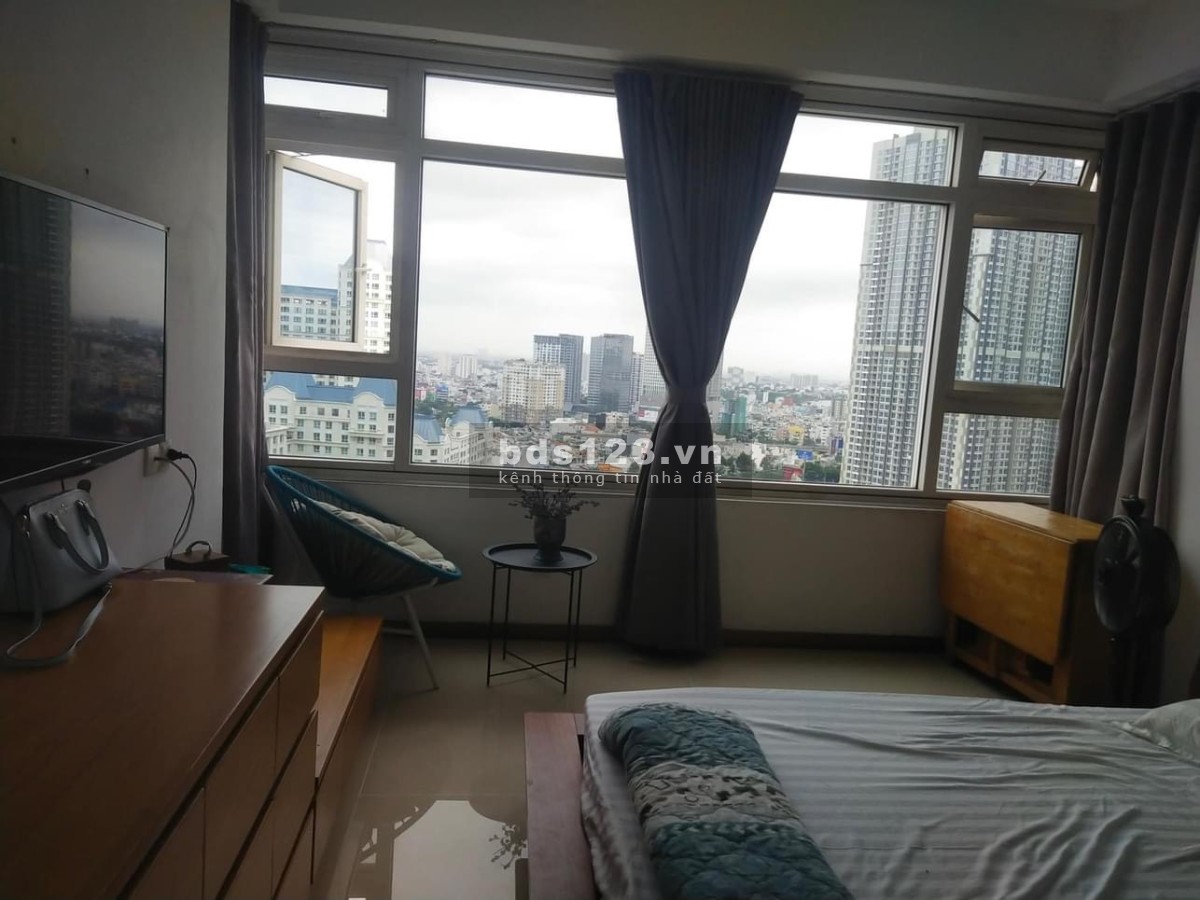 Cho thuê 2 phòng ngủ Saigon Pearl, lầu cao view đẹp, nội thất cao cấp giá 18 triệu/tháng