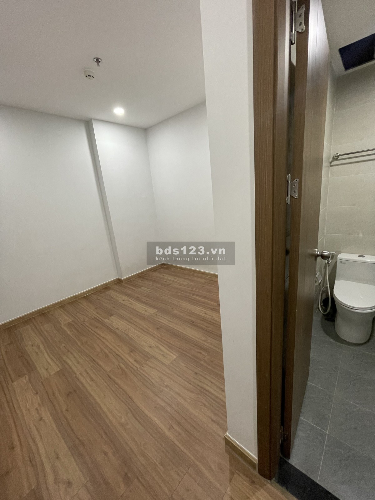 Chính Chủ cho Thuê Căn Hộ 2PN Bcons Garden giá 4,3tr/tháng