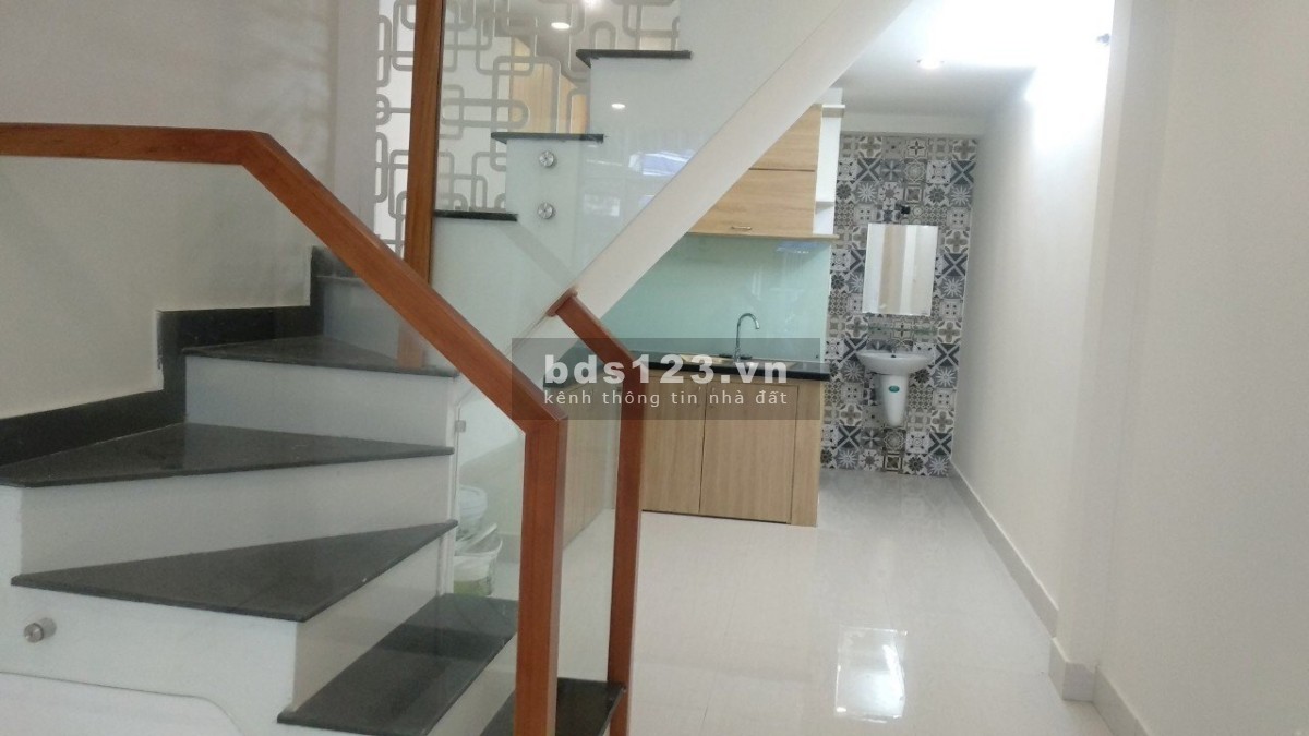 Hoàng Hoa Thảm, nhà mới xây, 2 tầng - 1 tỷ 82
