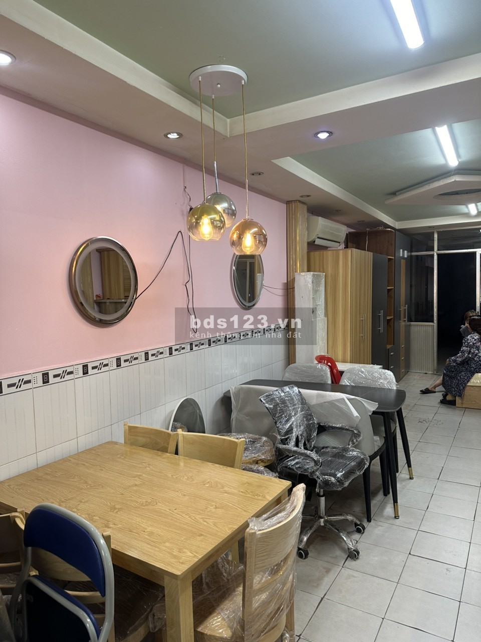 Cần sang mặt bằng cửa hàng đồ nội thất giá CỰC RẺ Hậu Giang Q6