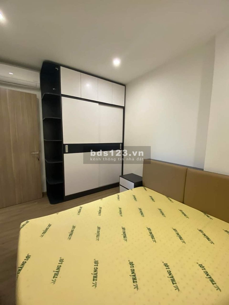 Cho thuê căn hộ 2PN2WC Full NT GỖ 67m2 tại Vinhomes Grand Park Q.9 - chỉ 7,5tr/tháng.
