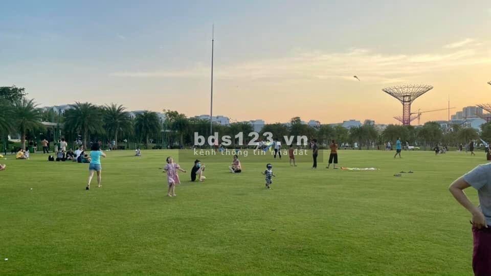 Cho thuê căn hộ 2PN2WC Full NT GỖ 67m2 tại Vinhomes Grand Park Q.9 - chỉ 7,5tr/tháng.