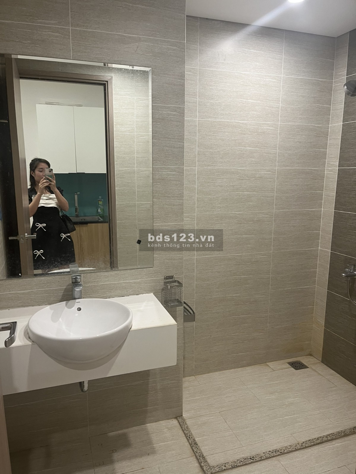 Bán Studio giá rẻ 1.630 tỷ full đồ 28m tòa SA2 Vinhomes Smart City