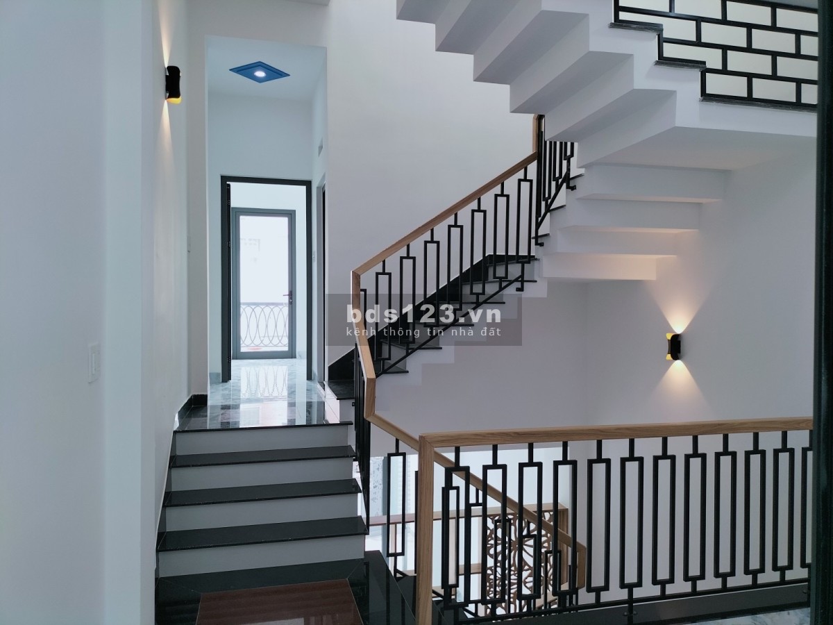 Biệt thự mini 72m2 - 3 tầng - 3 mê đẹp ngất ngây, vài bước chân ra chợ Hoà Khánh, chỉ 3.1tỷ
