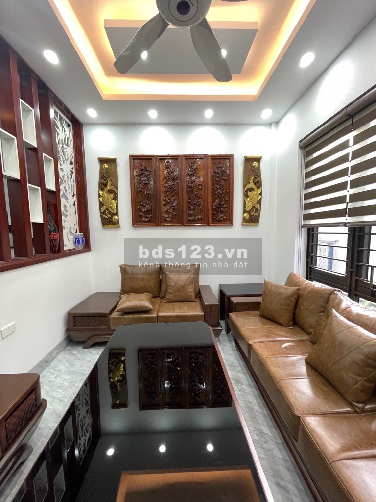 Bán nhà phố Hồ Tùng Mậu, quận Nam Từ Liêm, có gara ô tô hơn 9 tỷ, 40m2, 5 tầng kinh doanh sầm uất