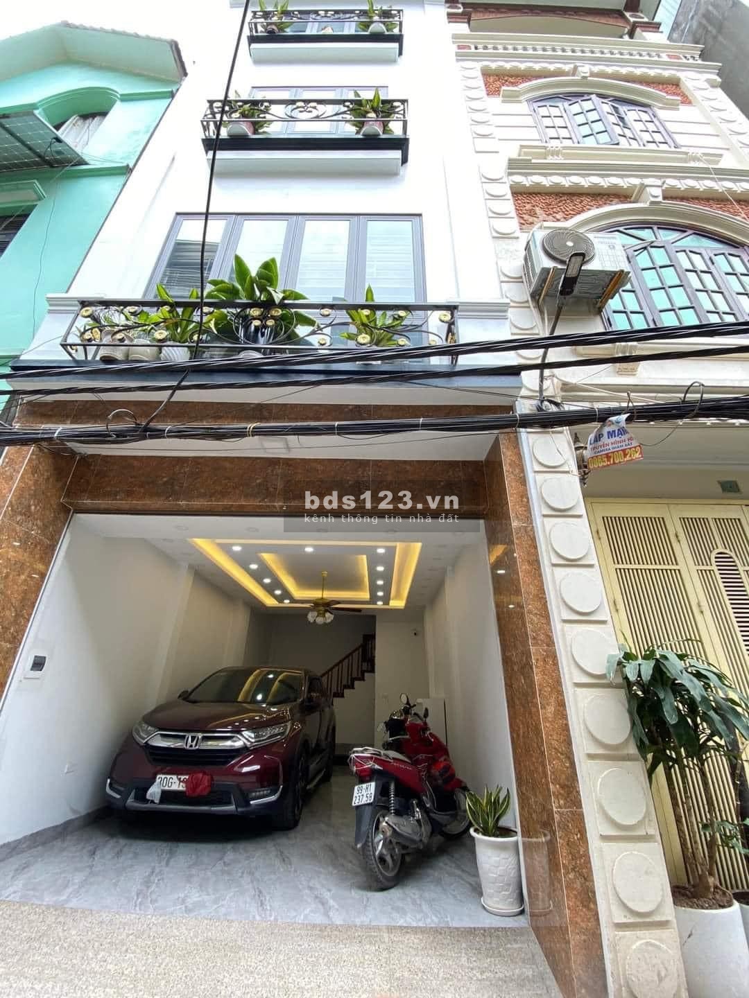 Bán nhà phố Hồ Tùng Mậu, quận Nam Từ Liêm, có gara ô tô hơn 9 tỷ, 40m2, 5 tầng kinh doanh sầm uất