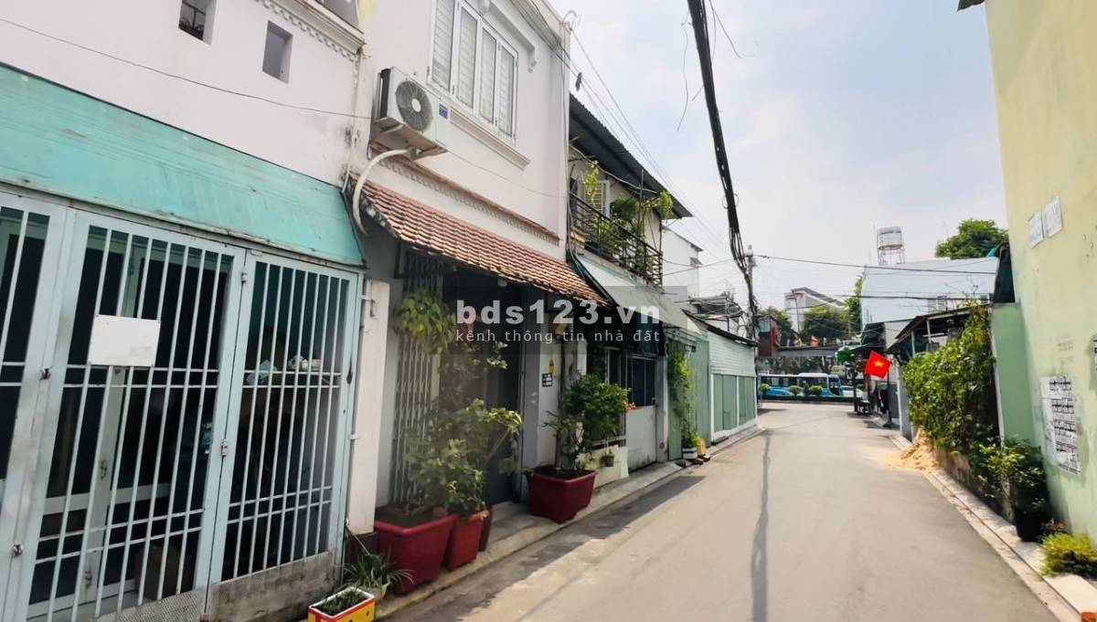 Bán nhà 6 căn mặt tiền ĐHT39, P. Tân Hưng Thuận, Q12 đang cho thuê