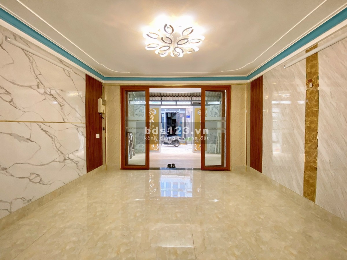 Nhà phố Đường Huỳnh Văn Nghệ, Phường 12, Quận Gò Vấp. Dt: 4.5 x 18m. Sổ công nhận: 74 m2