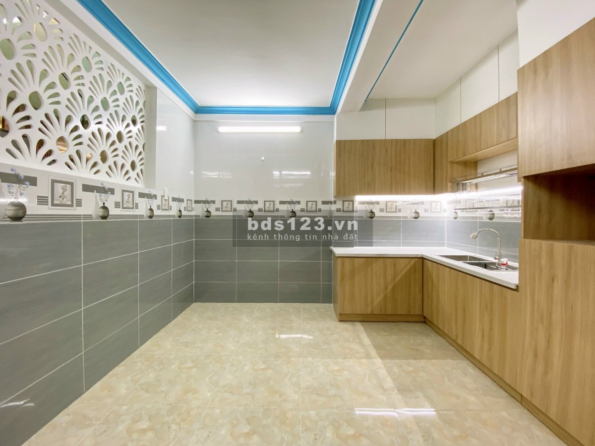 Nhà phố Đường Huỳnh Văn Nghệ, Phường 12, Quận Gò Vấp. Dt: 4.5 x 18m. Sổ công nhận: 74 m2
