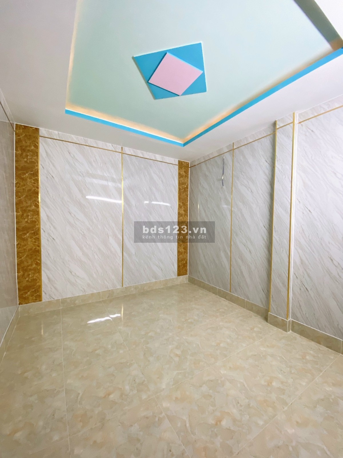 Nhà phố Đường Huỳnh Văn Nghệ, Phường 12, Quận Gò Vấp. Dt: 4.5 x 18m. Sổ công nhận: 74 m2