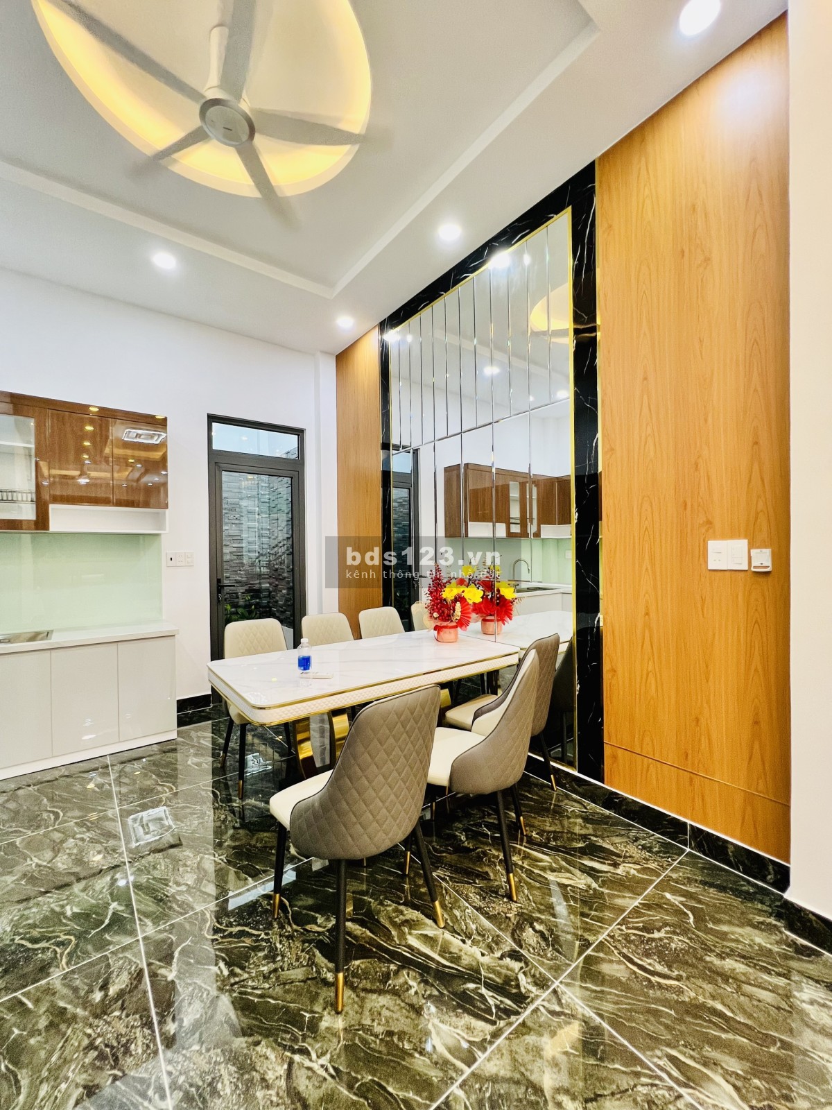 Siêu phẩm nhà phố full nội thất cao cấp. Vị trí: 872/55/12A Quang Trung, phường 8, Gò Vấp