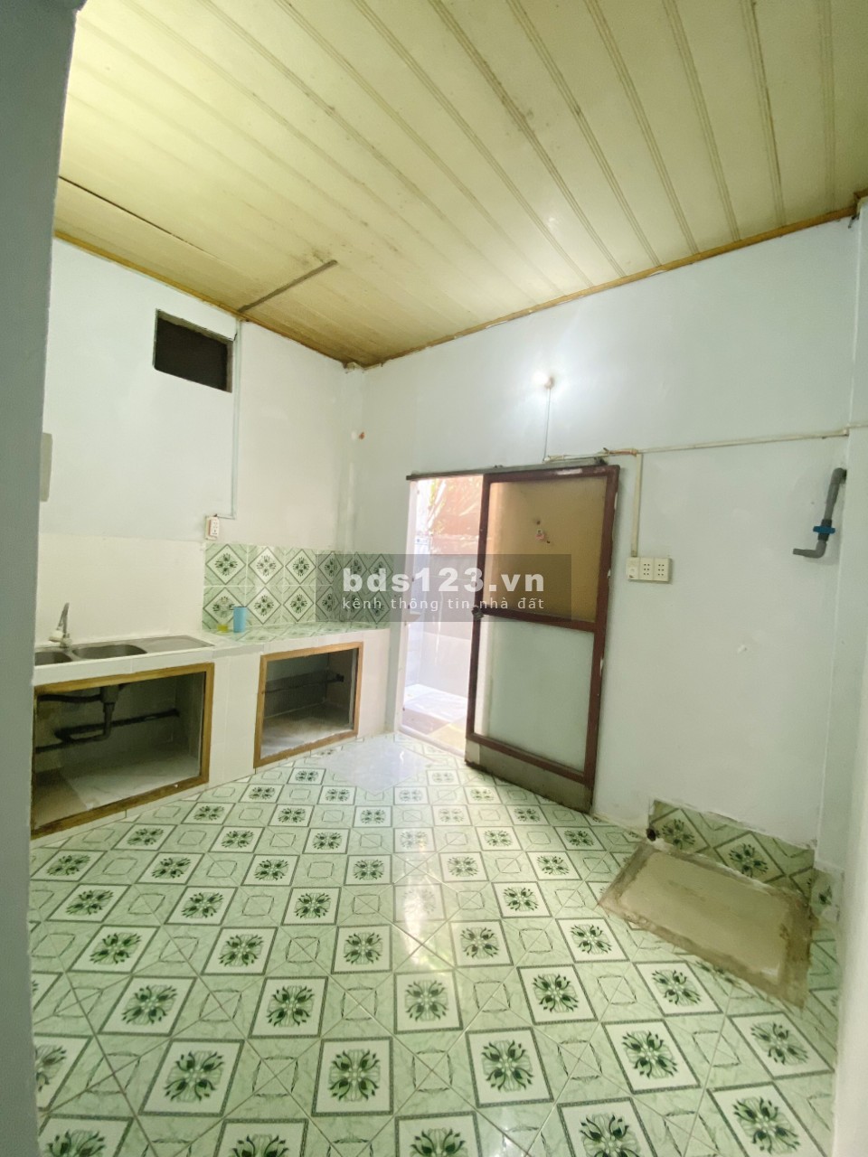 Nhà mới sơn sửa diện tích 64M2, 2PN, đường 11, Linh Xuân