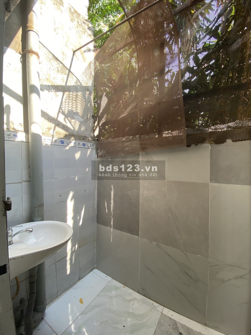 Nhà mới sơn sửa diện tích 64M2, 2PN, đường 11, Linh Xuân