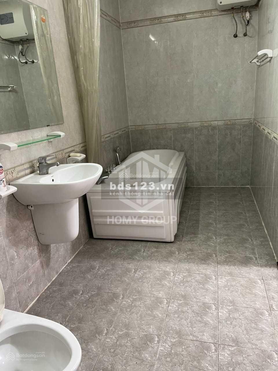 Biệt thự KDC Sông Đà, 10X24, 4PN, 5WC, oto đậu trong nhà, Hiệp Bình Chánh, Thủ Đức