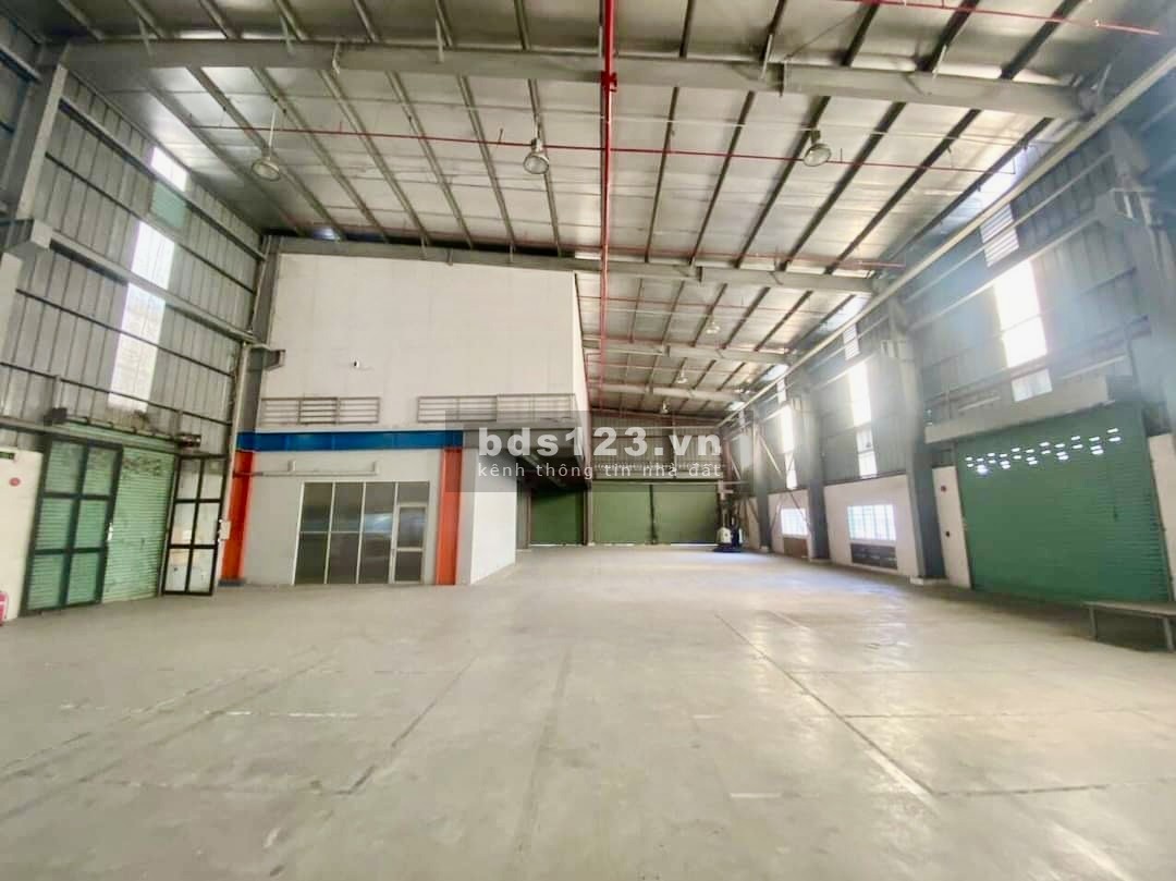 Kho ngoại quan. Cho thuê kho Quận 2. Diện tích 2300m2. Đạt chuẩn.