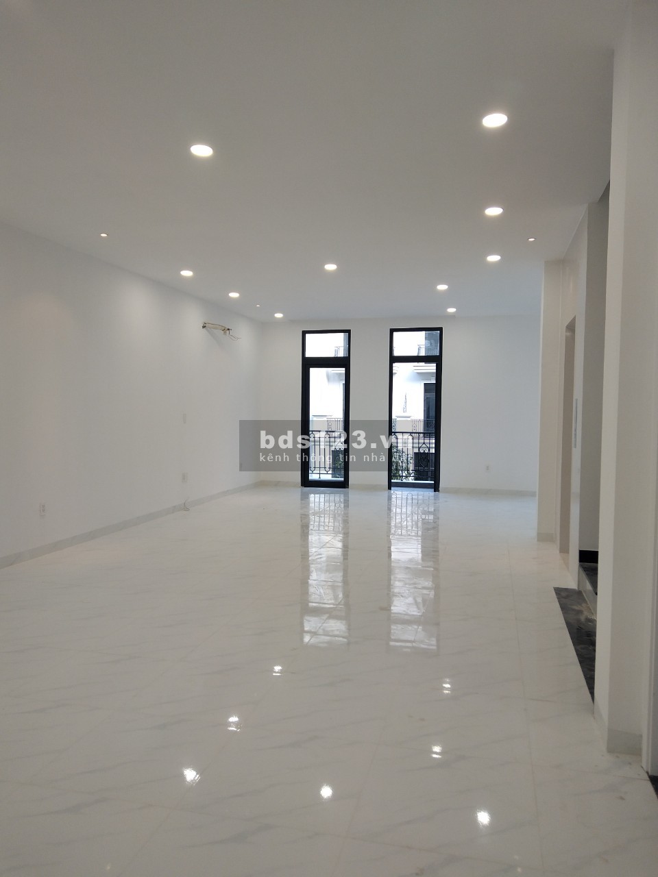 Bán nhà phố 84M2 Manhattan - Vinhomes Grand Park quận 9 hoàn thiện 14.5 tỷ BTP
