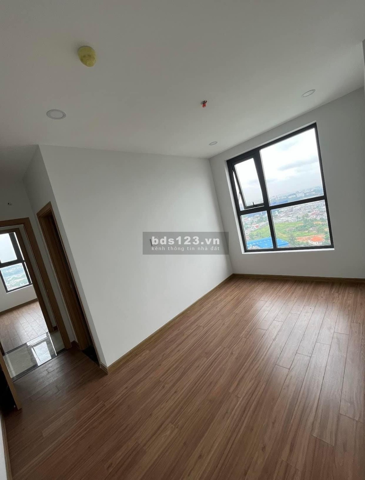 Cần bán căn hộ tầng 24, giá 1ty580, 53m2, Dĩ An, Bình Dương