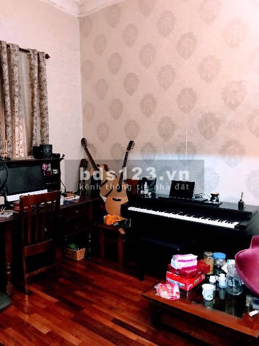 Bán nhà Nguyễn công Trứ, 4 tầng, 70m2, đúc BTCT kiên cố, cách 15m nhà ra mặt phố, 6.2 tỷ còn TL