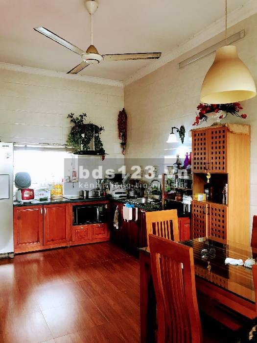 Bán nhà Nguyễn công Trứ, 4 tầng, 70m2, đúc BTCT kiên cố, cách 15m nhà ra mặt phố, 6.2 tỷ còn TL